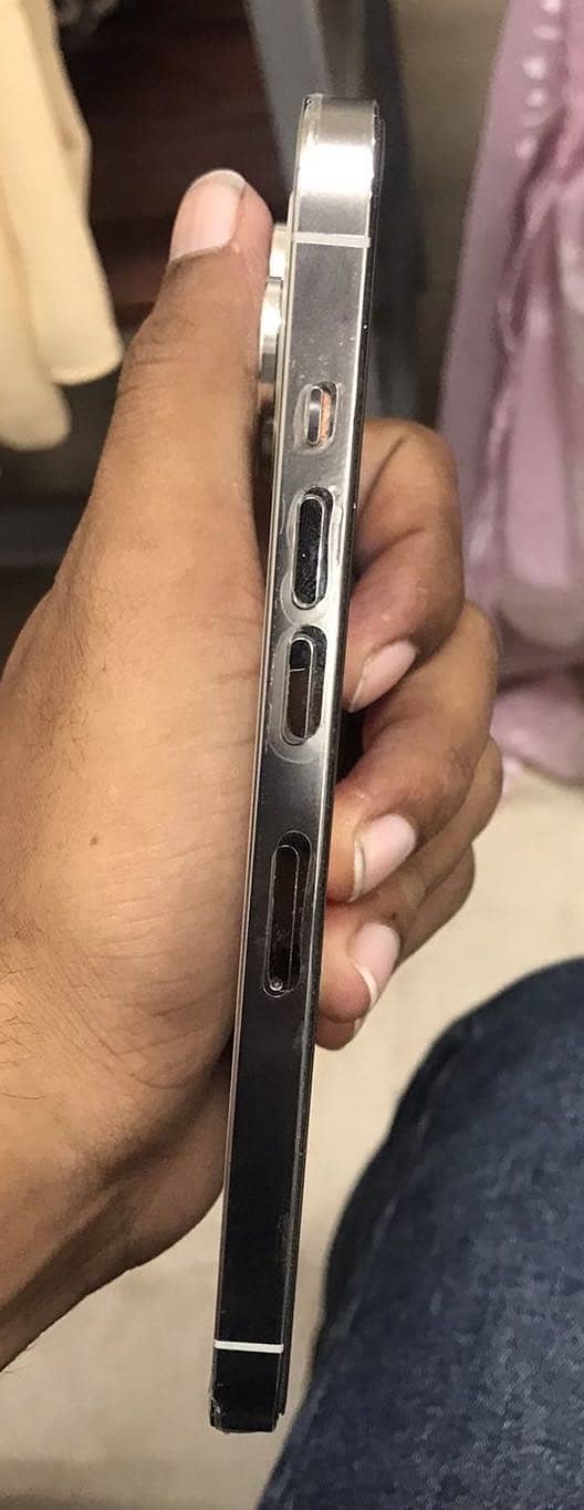 Apple iPhone 13 Pro 8