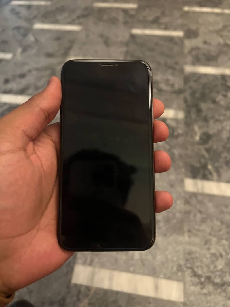 Apple iPhone XS 1