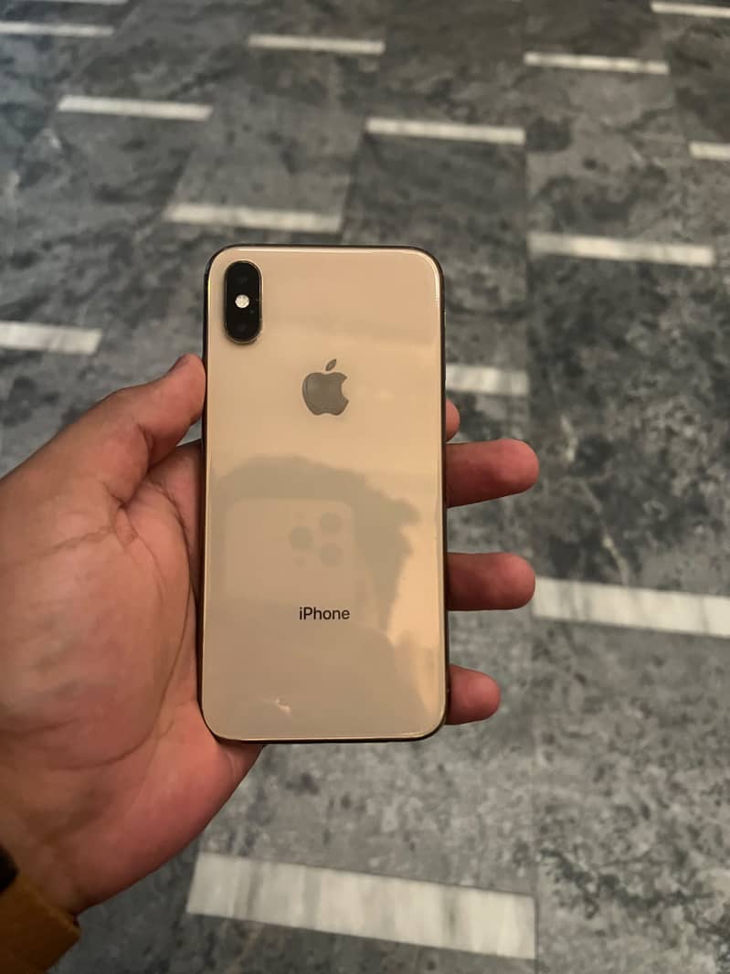Apple iPhone XS 4