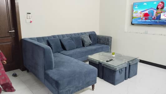 5 seater L shaped sofa Almost new