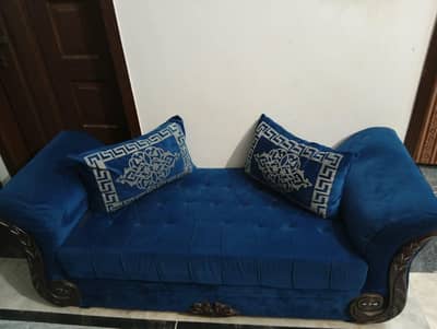 seethi with cushions