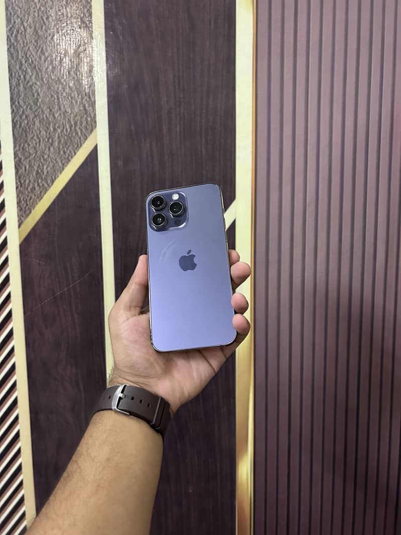 Apple iPhone 14 Pro Max 0