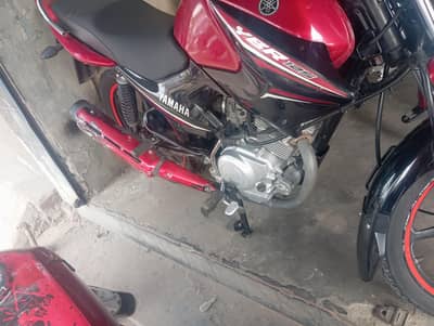 yamaha YBR 125 red colour