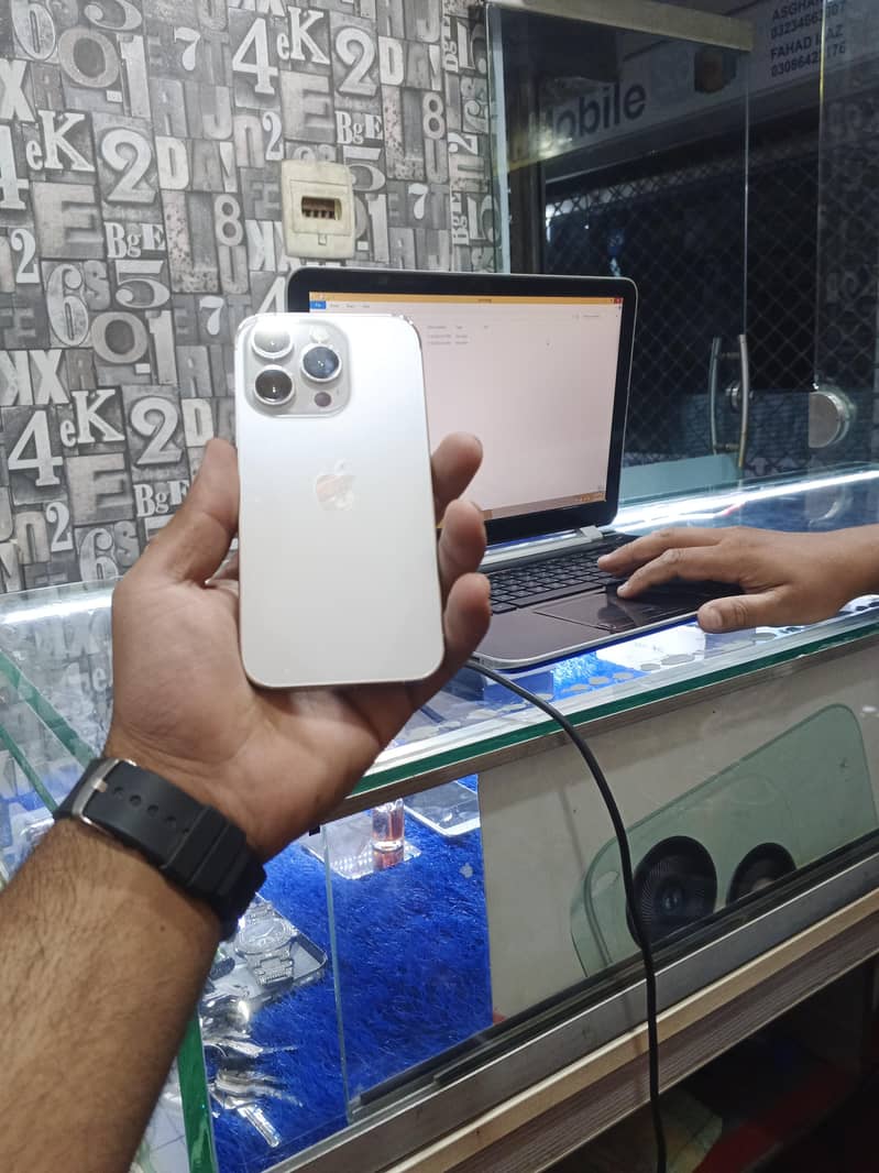 Apple iPhone 14 Pro 1