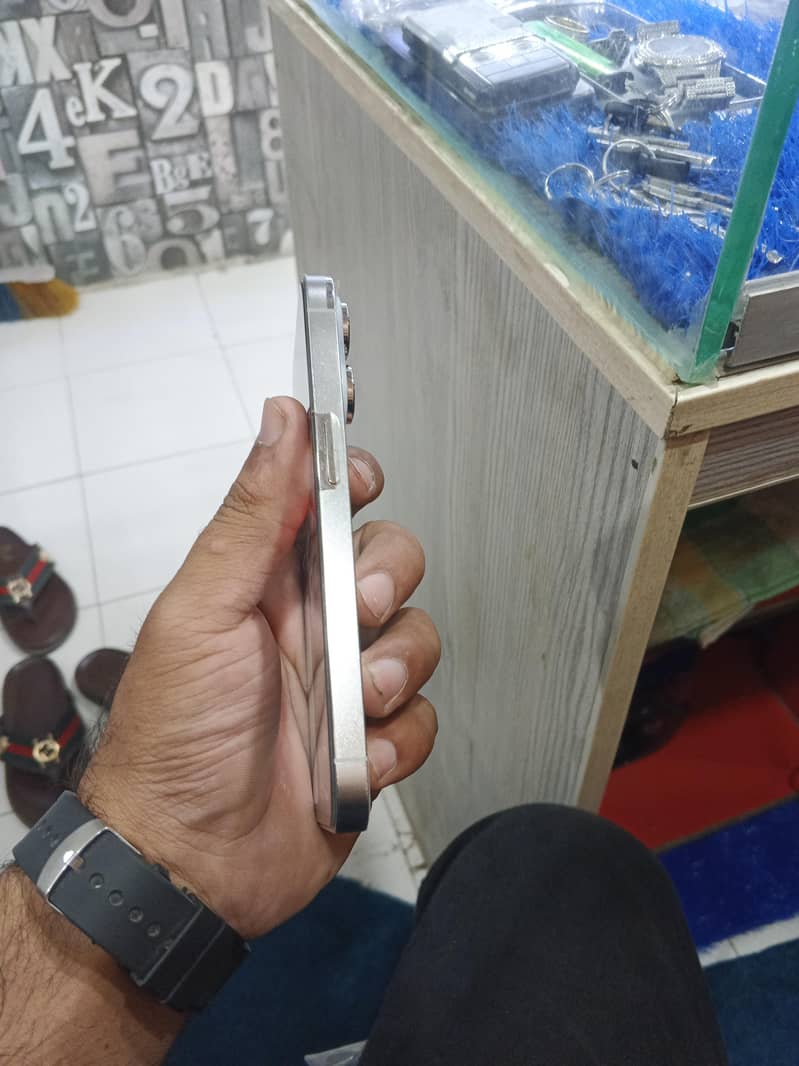 Apple iPhone 14 Pro 3