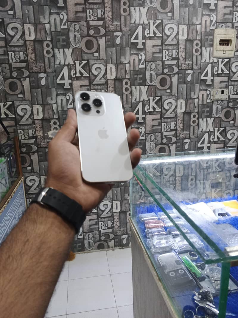 Apple iPhone 14 Pro 4