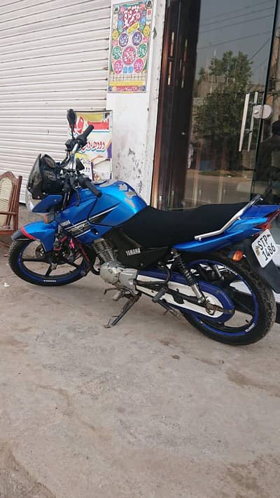 yamah ybR 125 2015 Sargodha stop 1486 Engine ok Documents.  kotmoman