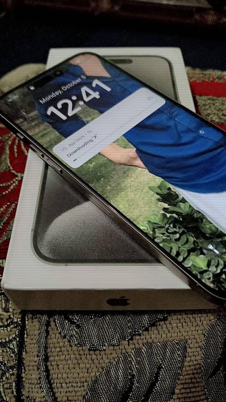 Apple iPhone 15 Pro Max 0