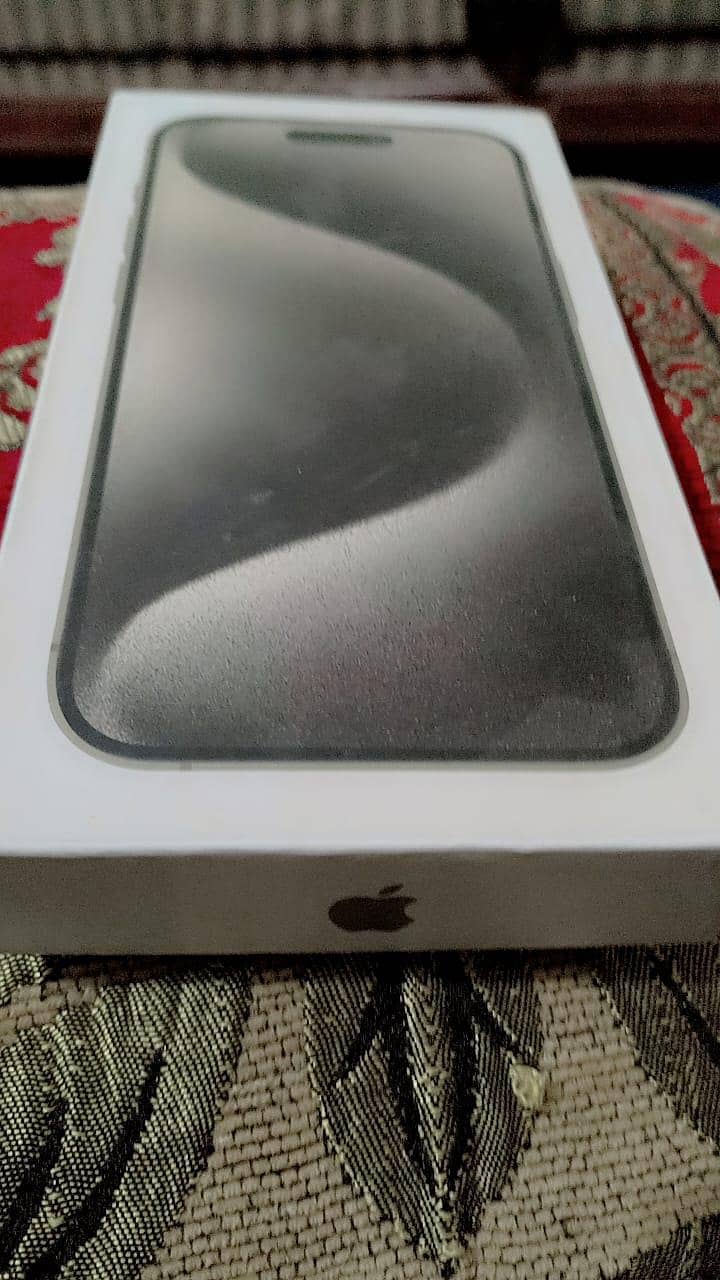Apple iPhone 15 Pro Max 2