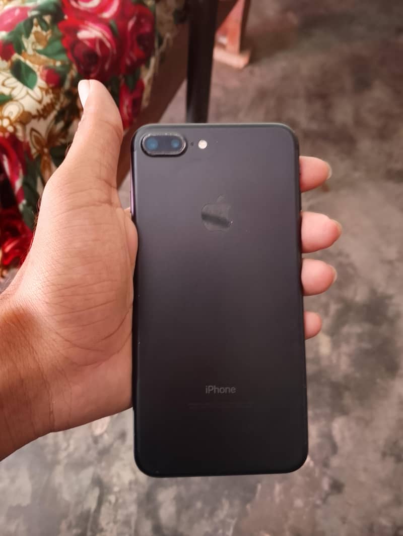 Apple iPhone 7 Plus 0