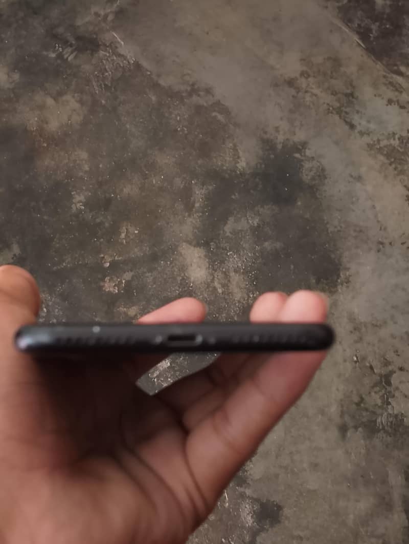 Apple iPhone 7 Plus 2