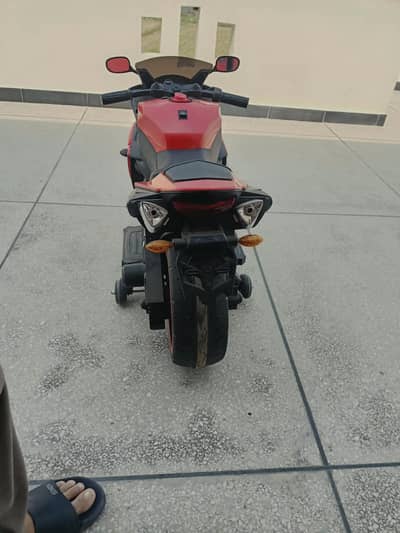 R1 toy bike
