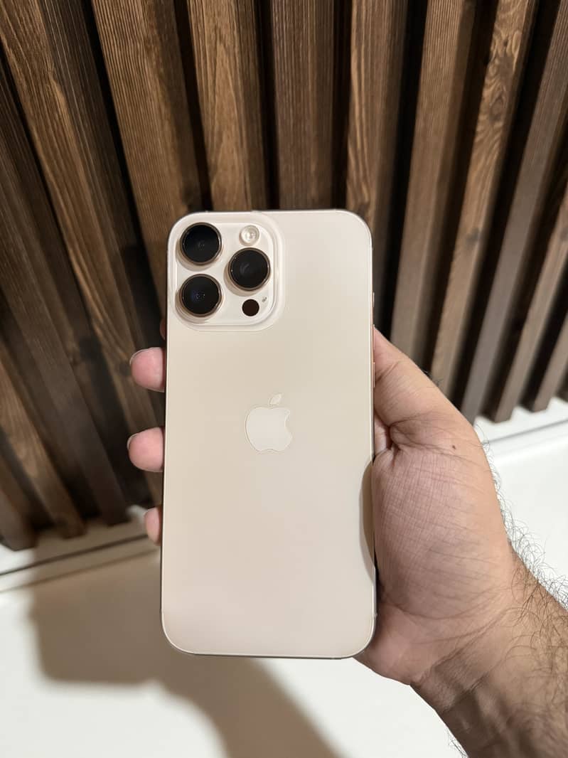 Apple iPhone 16 Pro Max 0