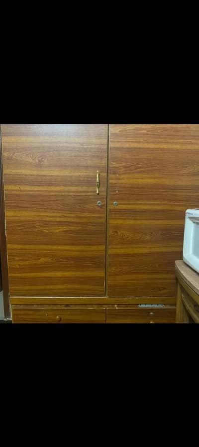 wood Almari
