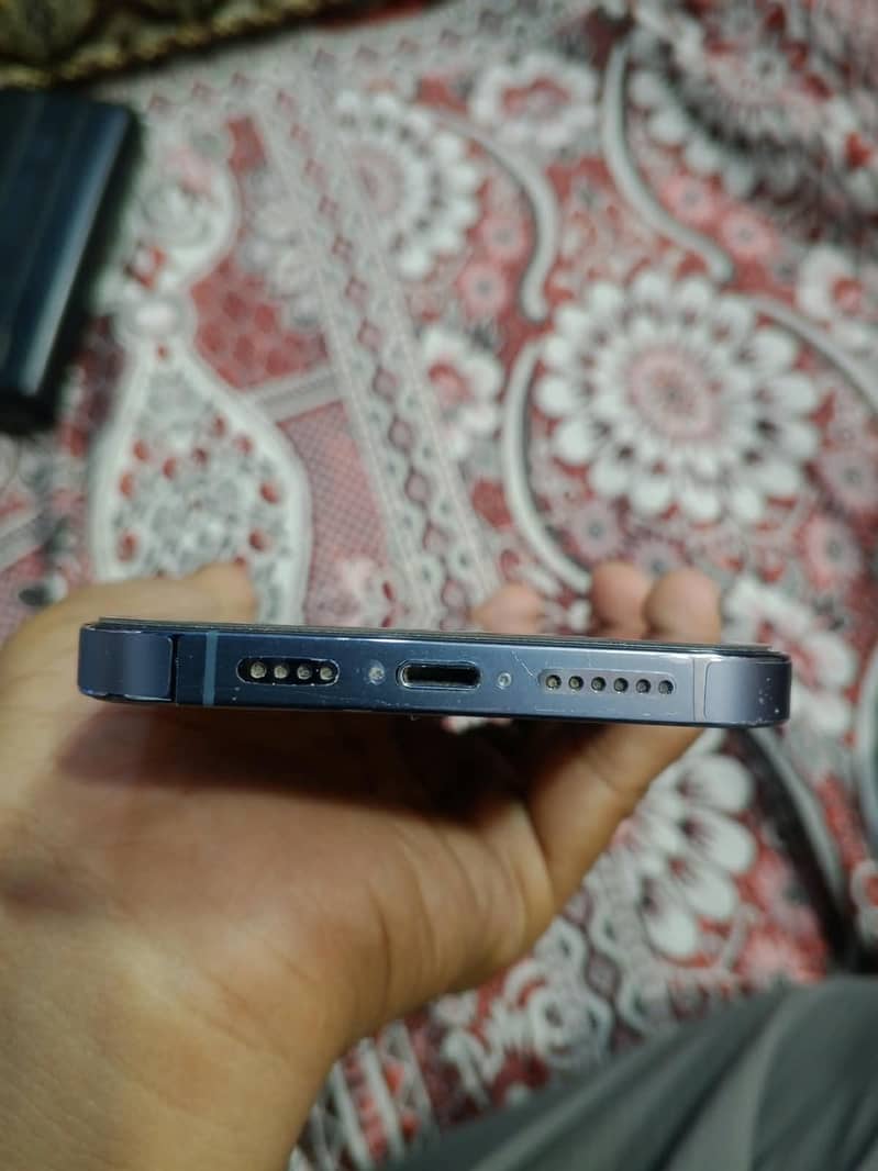 iPhone 13 Pro Max 4