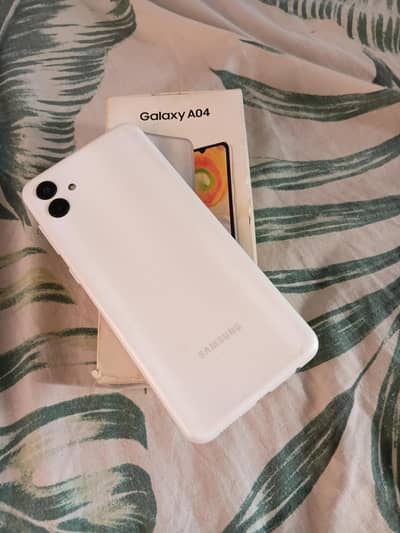 Samsung Galaxy A04 4/64GB | 10/10 Condition | Original Box & Charger