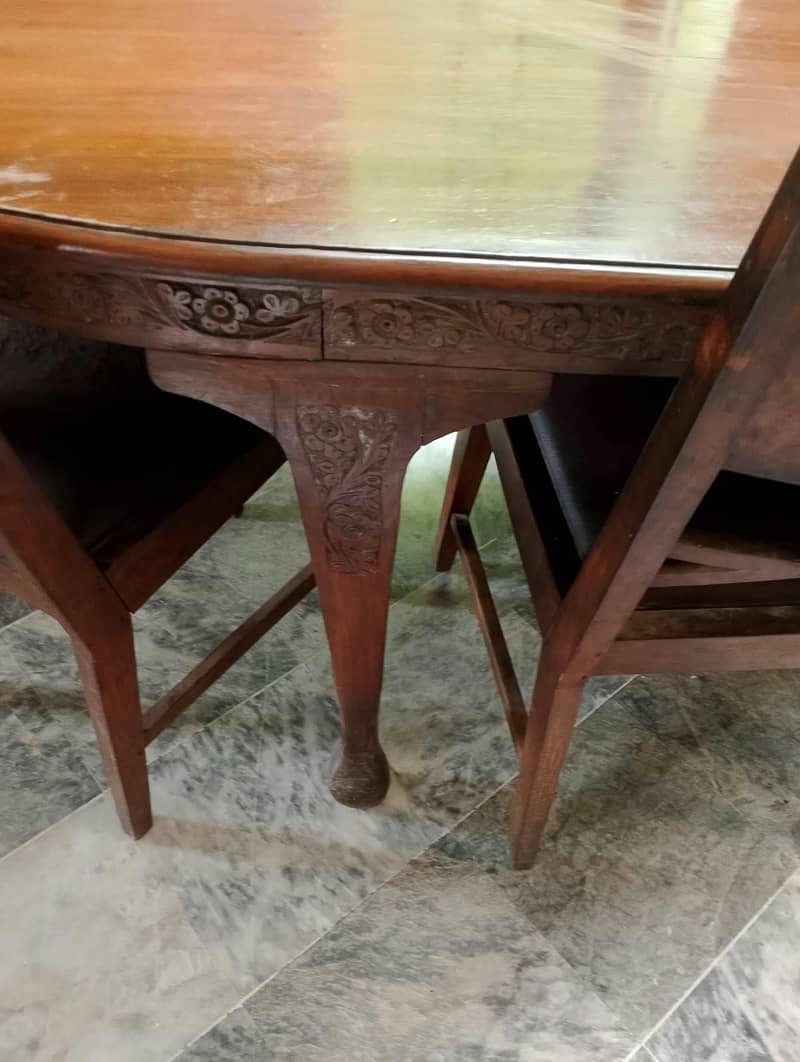 Solid wood chinoiti table (read description) 4