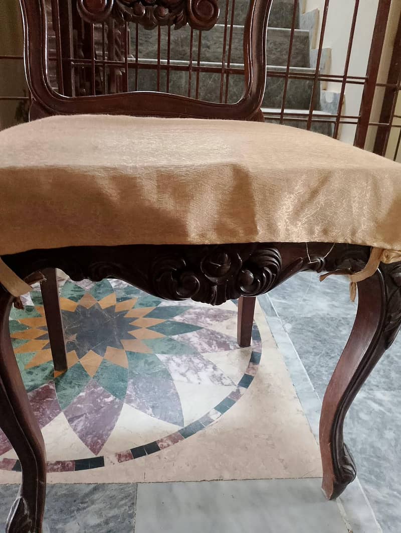 Solid wood chinoiti table (read description) 7