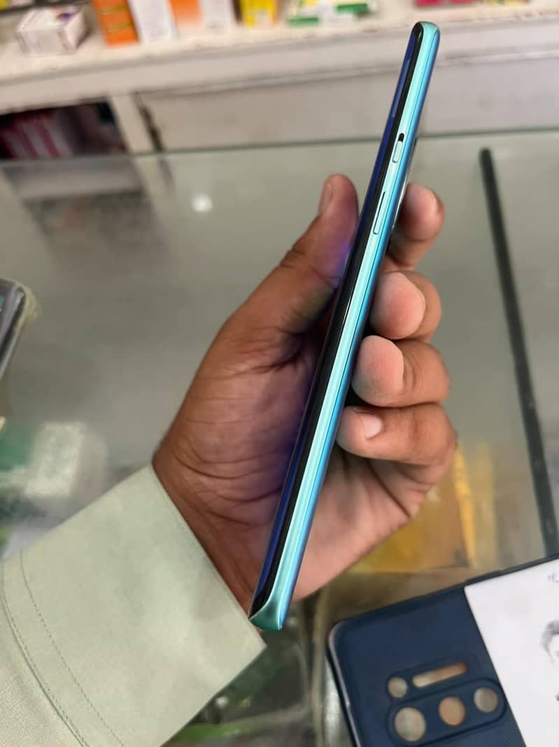 one plus 8pro 1