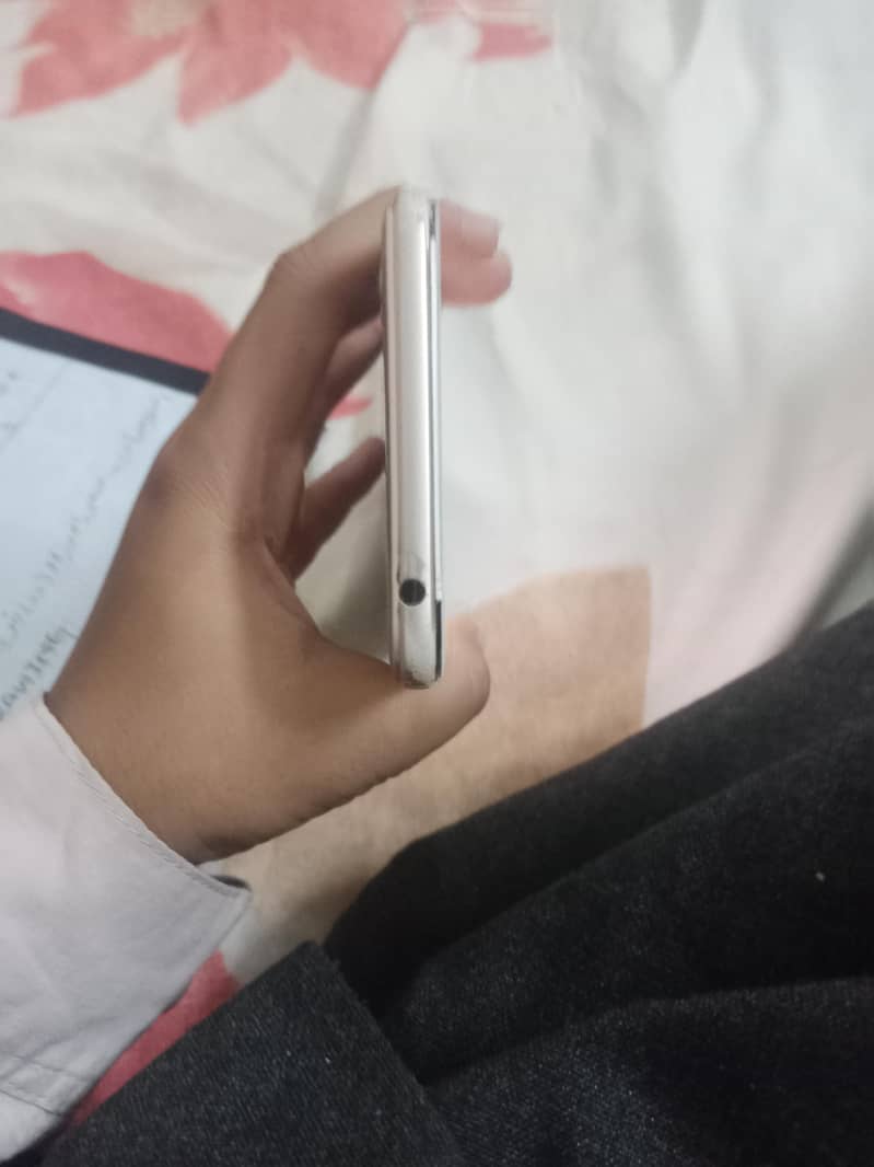 OPPO A37 2