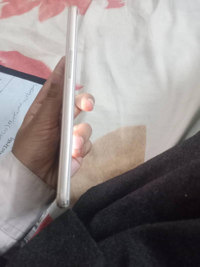 OPPO A37 4
