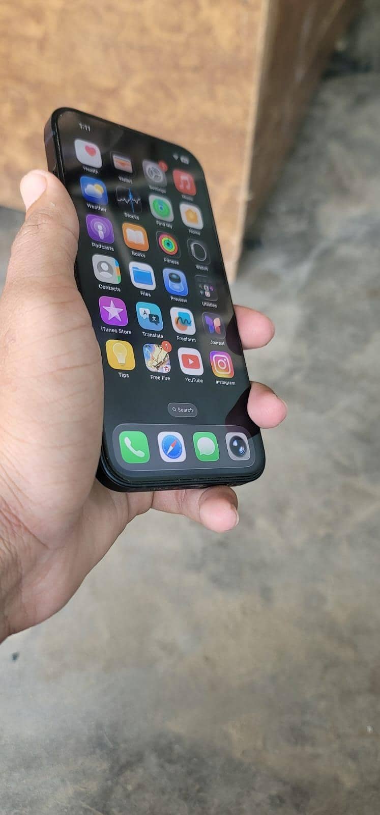 Apple iPhone 13 0
