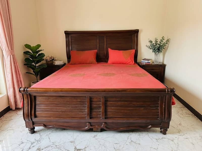 solid wood bed ans side tables 0