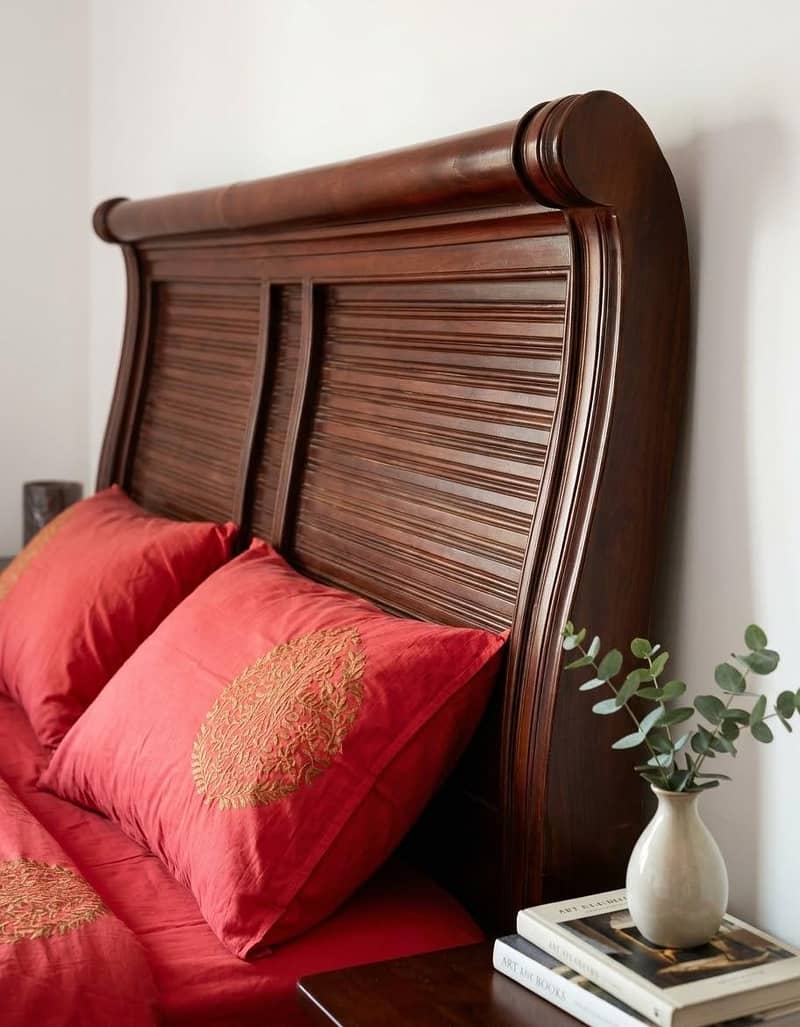 solid wood bed ans side tables 2