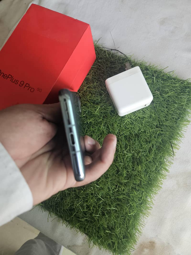 One Plus 9 Pro 4