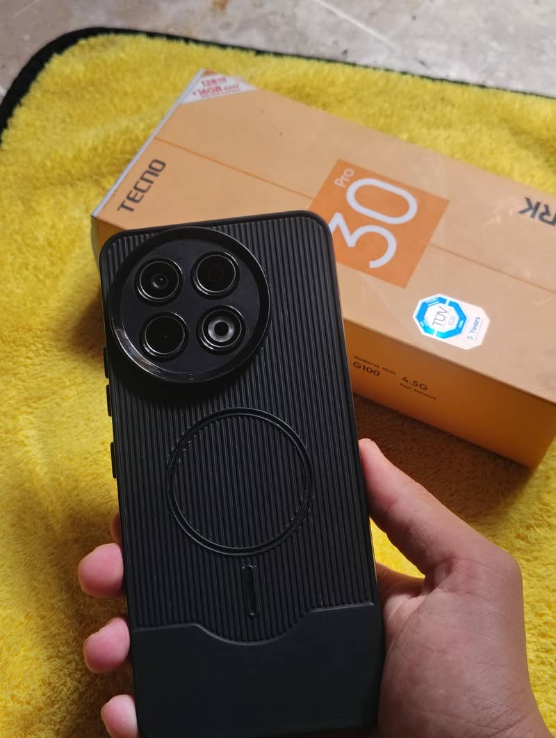 Tecno SPARK 30 Pro 3