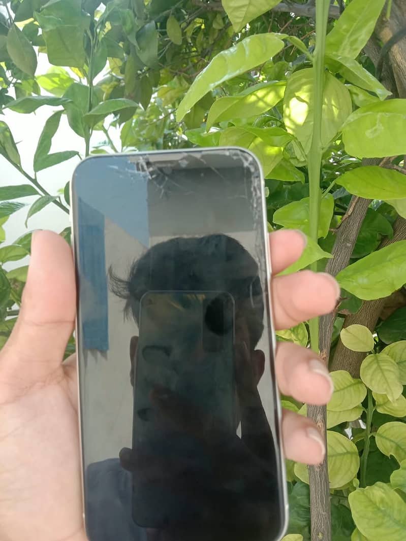 Apple iPhone 11 6