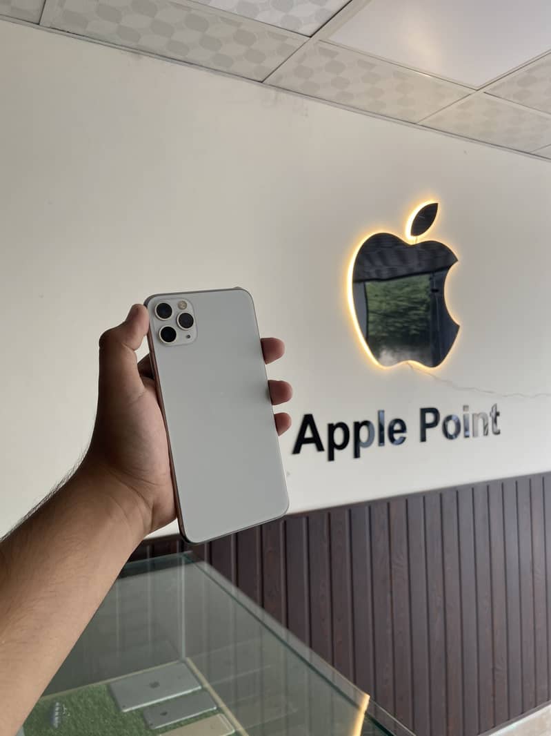 Apple iPhone 11 Pro Max 0