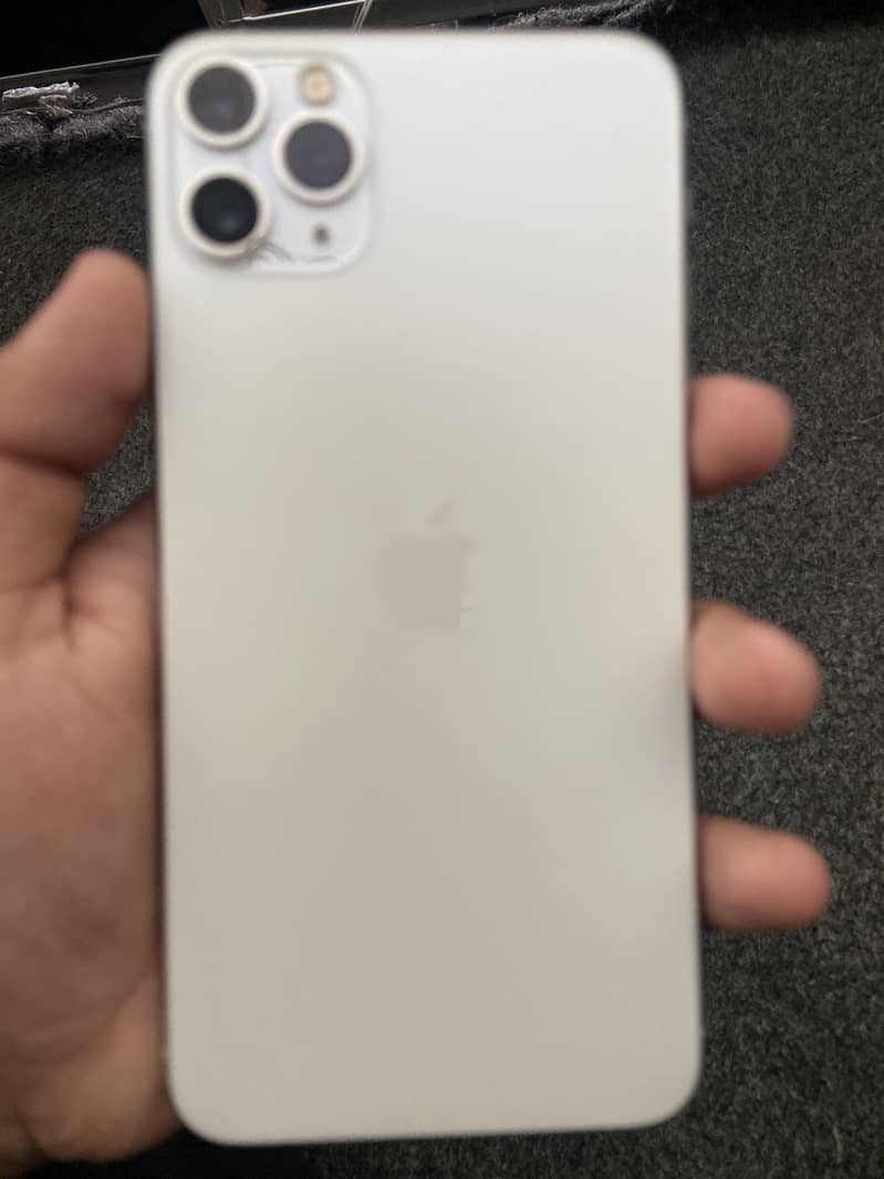 Apple iPhone 11 Pro Max 2