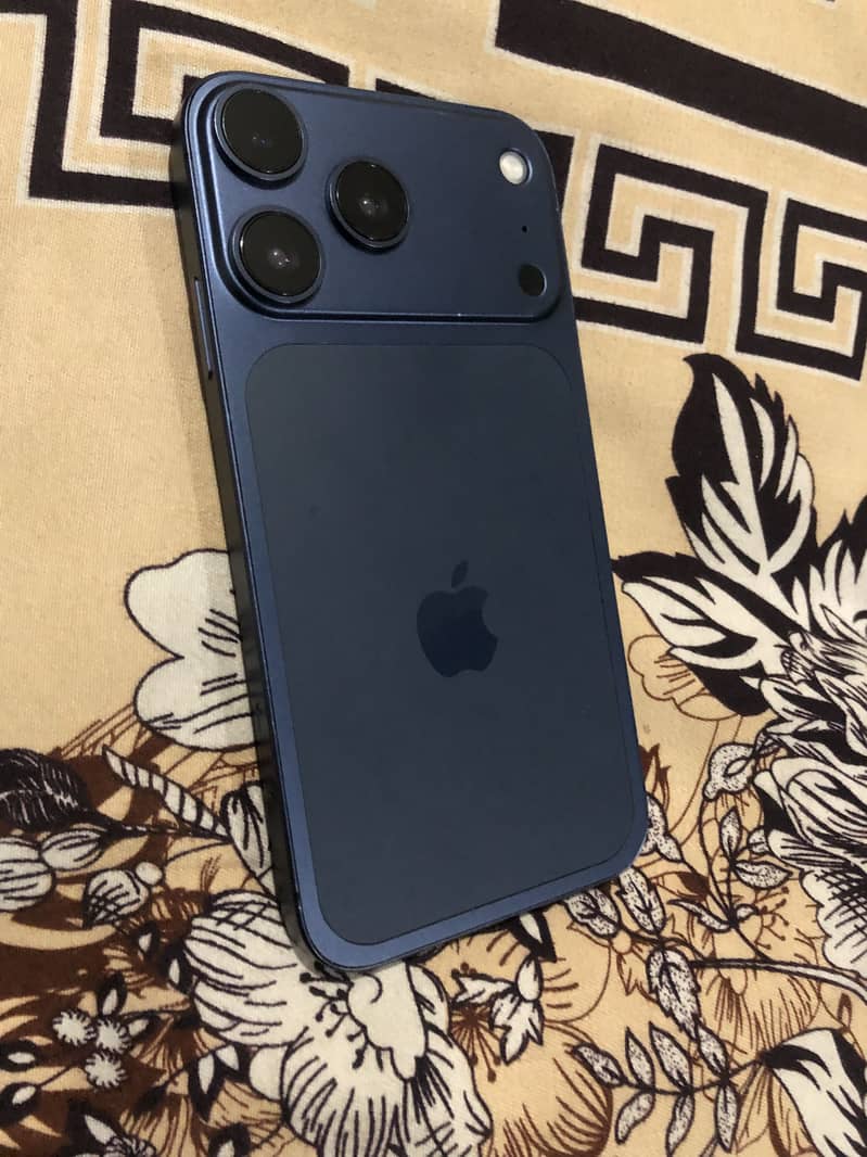Apple iPhone XR 0