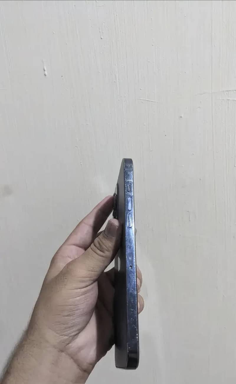 Apple iPhone 12 Pro Max 4