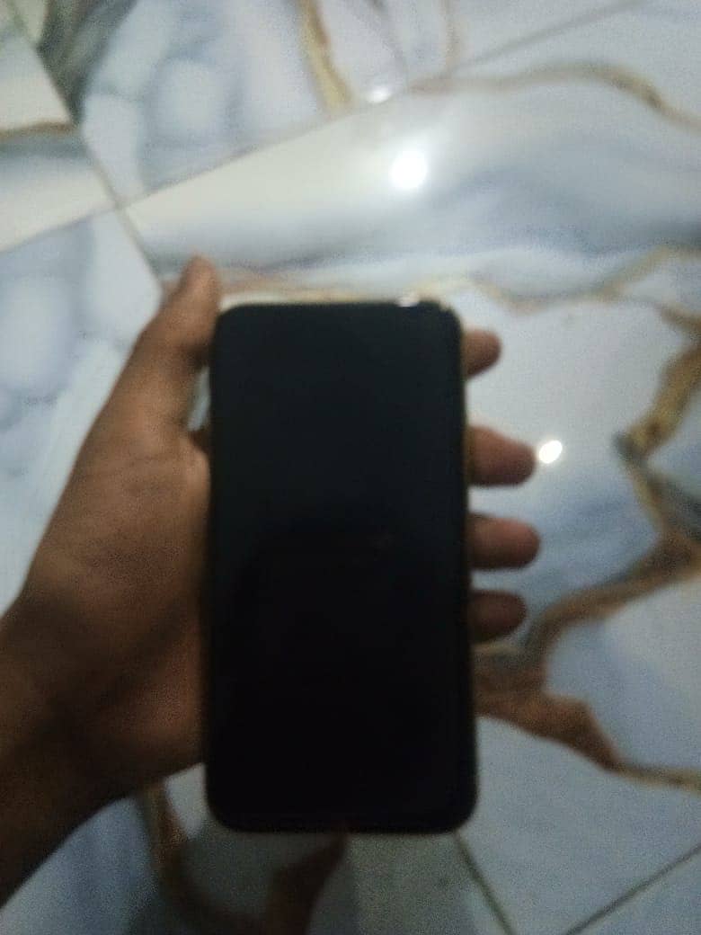 Apple iPhone 11 3