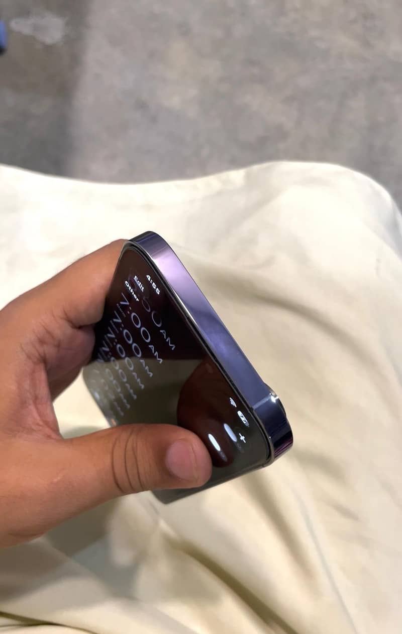 Apple iPhone 14 Pro Max 2