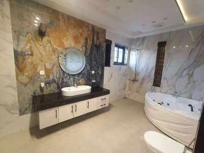 1 Kanal Like Brand New Luxury House Available For Sale In Bahria Town Lahore.