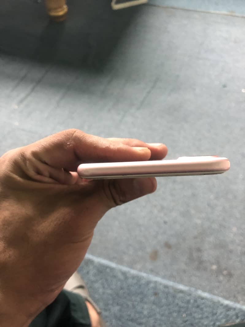 Apple iPhone 7 Plus 4