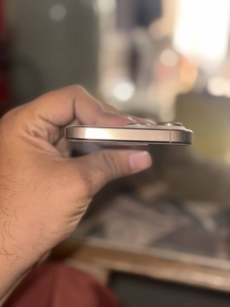 Apple iPhone 16 Pro Max 3