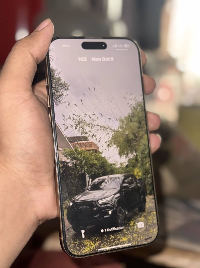 Apple iPhone 16 Pro Max 4