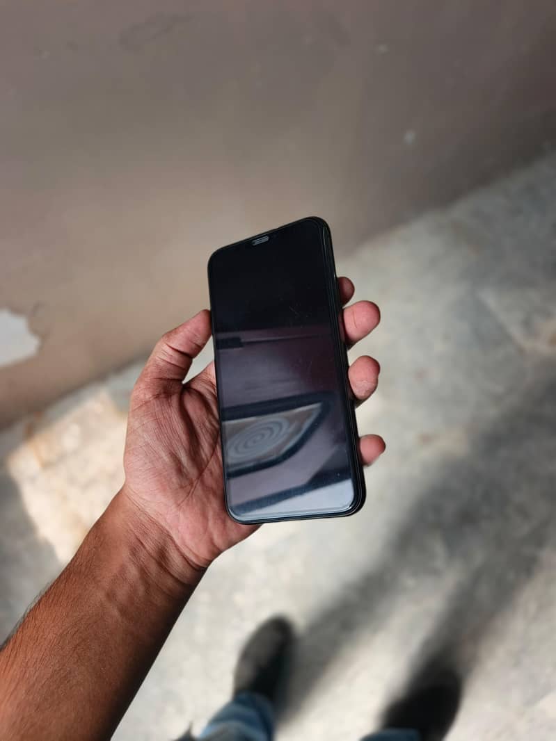 Apple iPhone 11 Pro 1