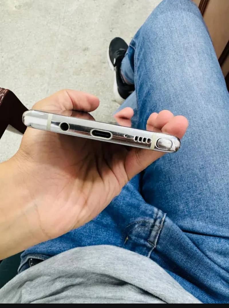 Samsung Mobile Note 8 1