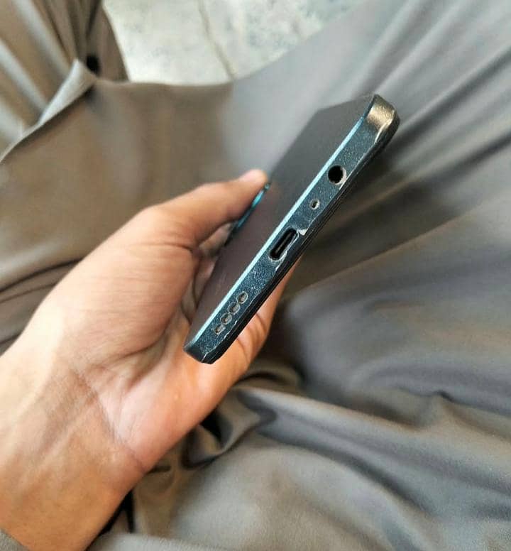 Realme C71 3
