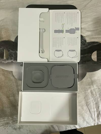 Apple Watch Ultra 2 GPS + Cellular 49mm Titanium