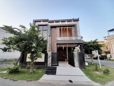 6 MARLA BRAND NEW HOUSE AVAILABLE FOR RENT IN DHA 9 TOWN IN REASONABLE PRICE
