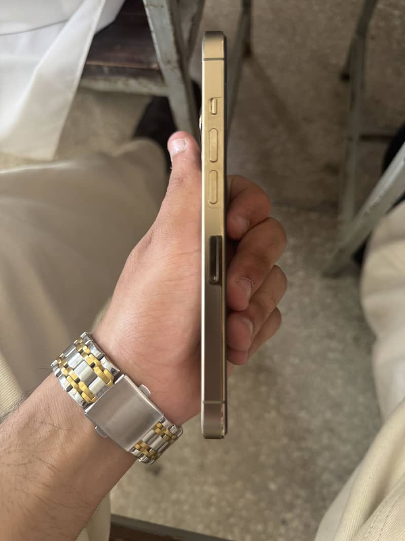 Apple iPhone 13 Pro 2