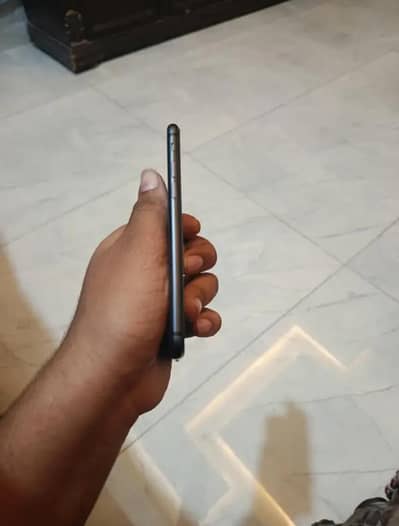 Apple iPhone 8