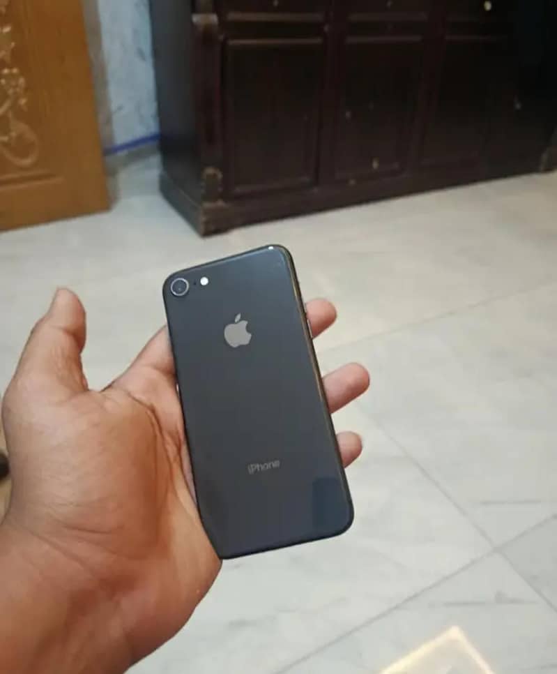 Apple iPhone 8 6