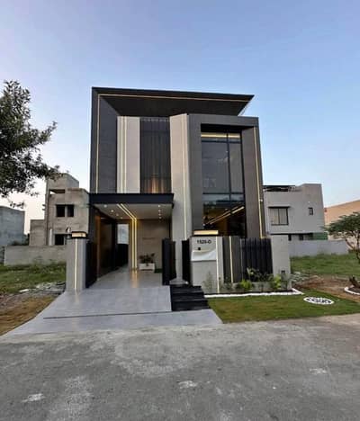 5 MARLA MODERN HOUSE FOR SALE IN DHA 9 TOWN.